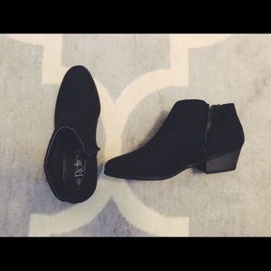 Black ANKLE BOOTIES